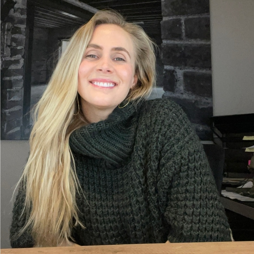 Meet your Posher, Alexis